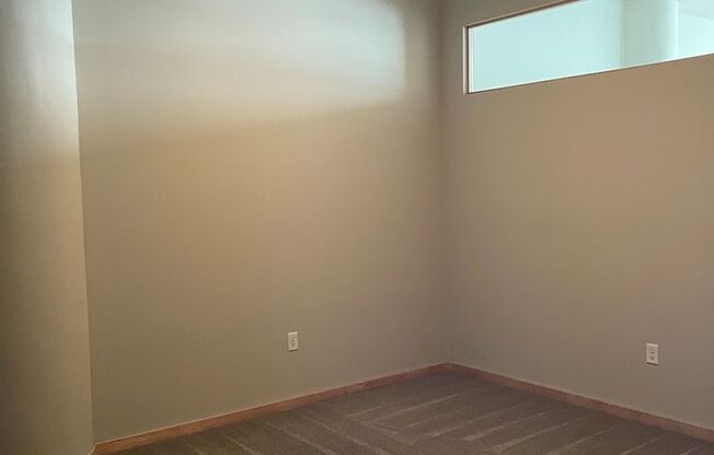 1 bed, 1 bath, 987 sqft, $1,975, Unit 111