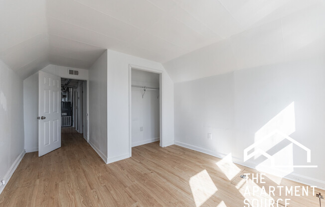 2334 N RIDGEWAY