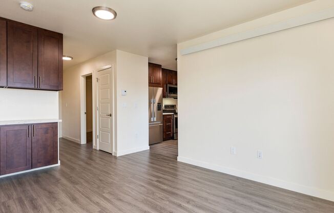 3 beds, 2 baths, 800 sqft, $2,995, Unit 201