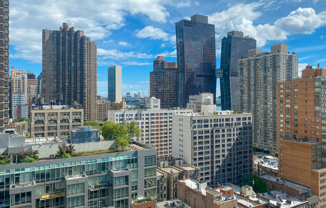 1 bed, 1 bath, 482 sqft, $3,350, Unit 18H