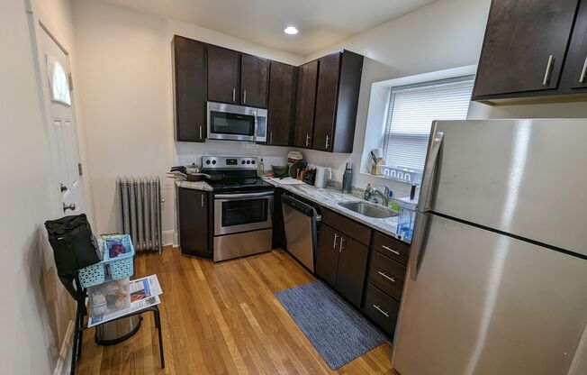 Top Floor Renovated 1 Bedroom