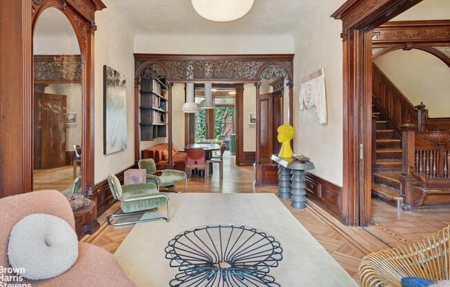 386 STUYVESANT AVE
