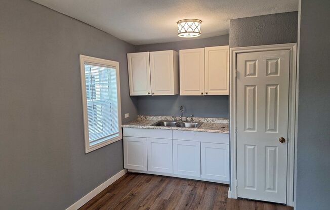 3 beds, 1 bath, $1,550