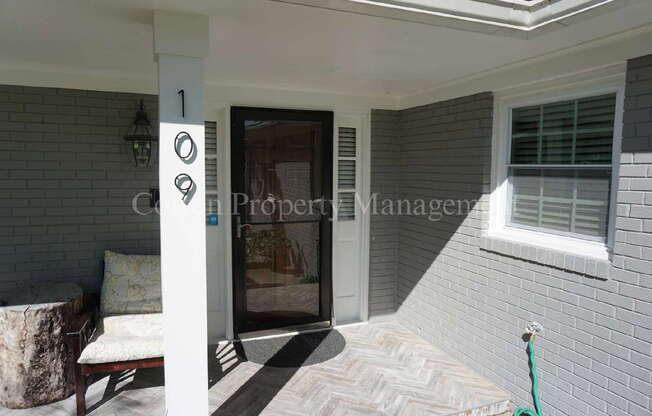 109 SANDS HL DR E