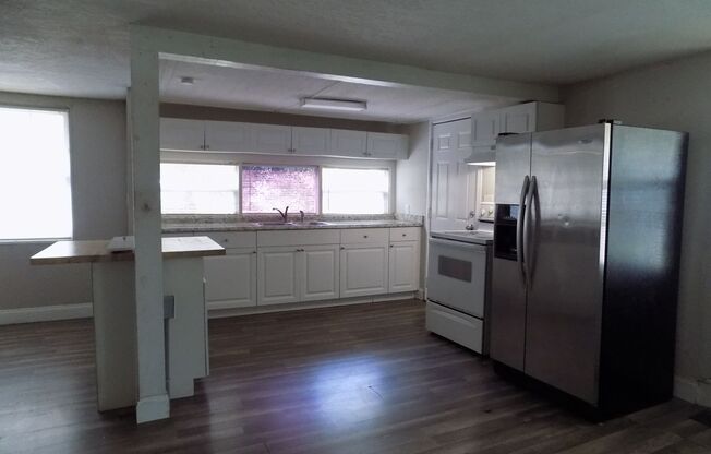 2 beds, 1 bath, $1,575