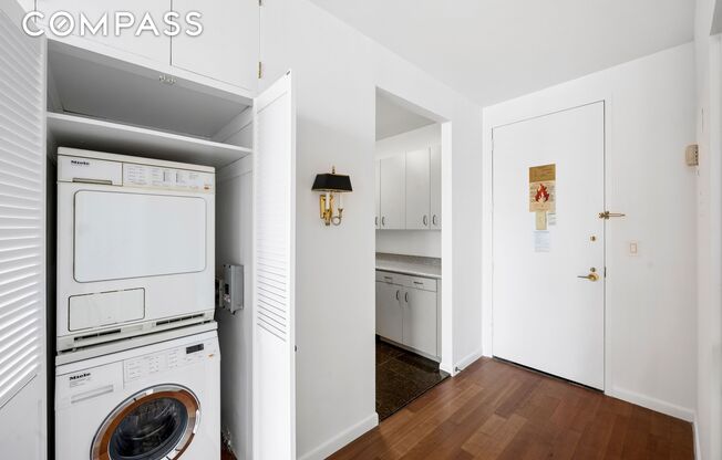 2 beds, 2 baths, 1,053 sqft, $9,000, Unit 22B