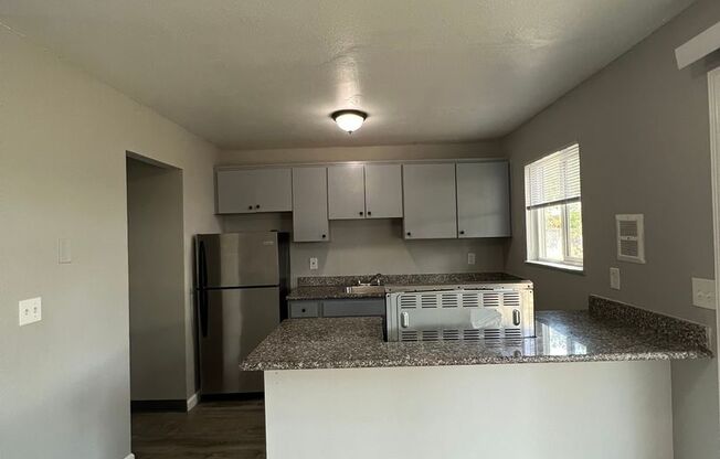 2 beds, 1.5 baths, 850 sqft, $1,375, Unit 124