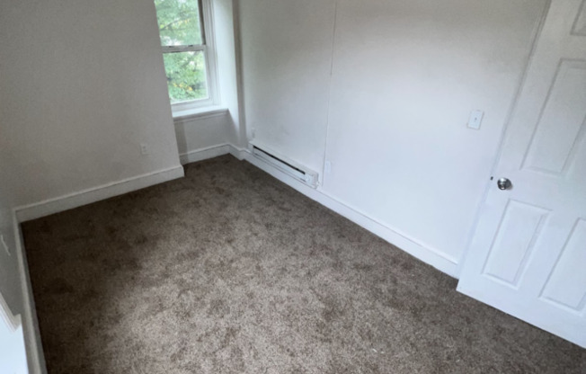 930 N 6 ST