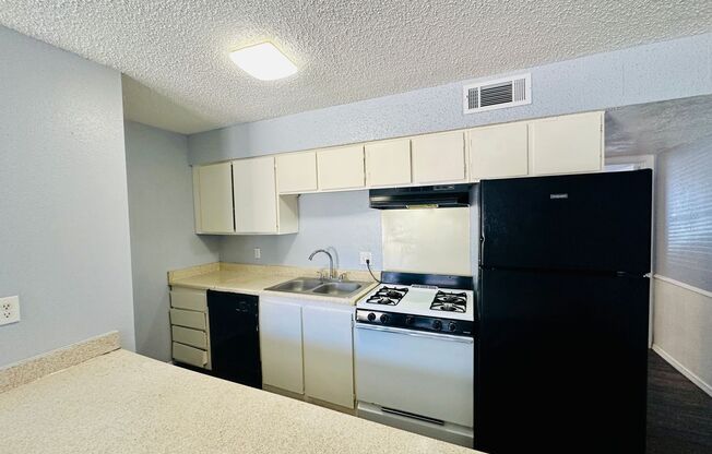 1 bed, 1 bath, 592 sqft, $675, Unit 118E