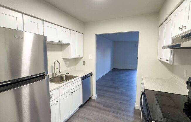 2 beds, 1.5 baths, 1,140 sqft, $1,749, Unit 1190-E