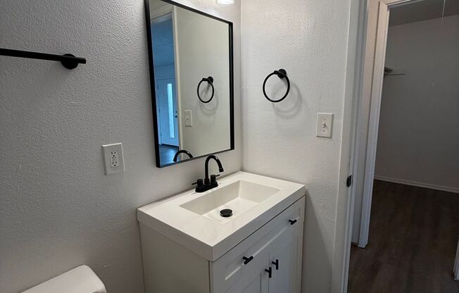 Studio, 1 bath, 404 sqft, $750, Unit Unit 7