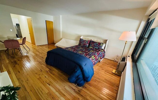 444 E 87 ST