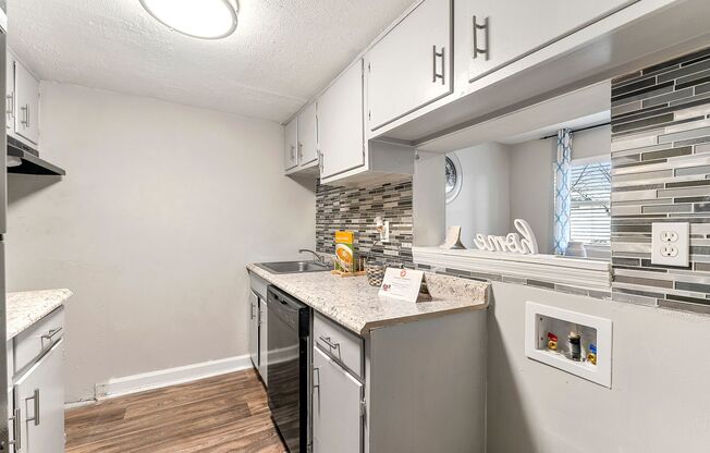 2 beds, 1.5 baths, 950 sqft, $1,369, Unit K06