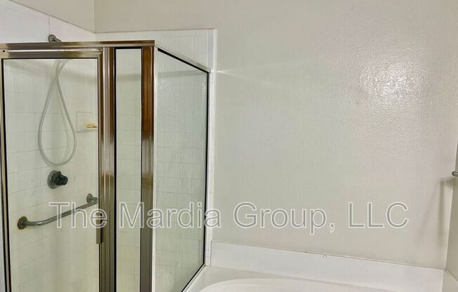 1364 CREEKVIEW DR