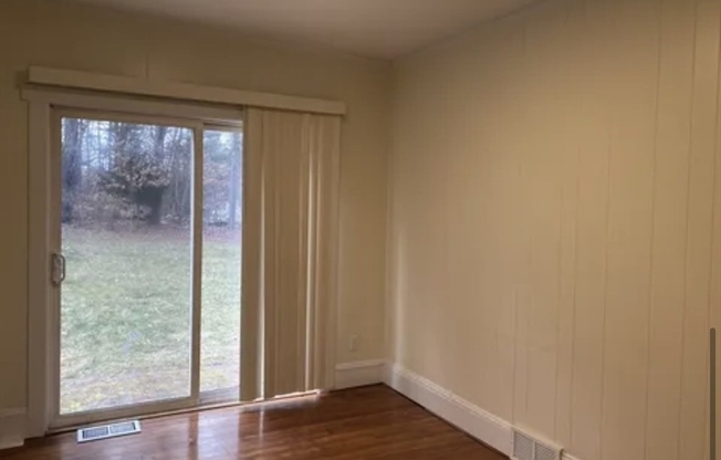 35 Rockwood Rd 3rr