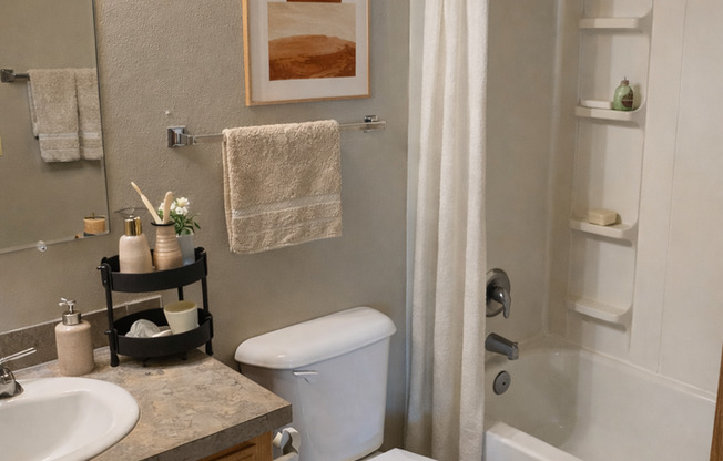 2 beds, 1 bath, 720 sqft, $1,125, Unit 05