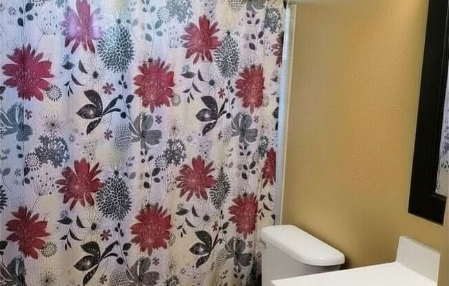 2 beds, 1 bath, 900 sqft, $1,250, Unit 05A