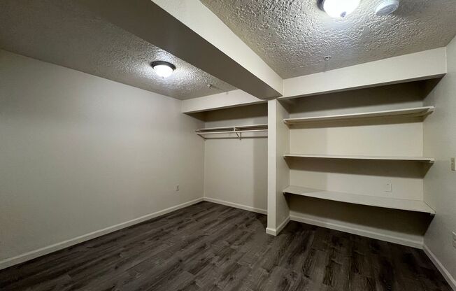 Studio, 1 bath, 450 sqft, $1,000, Unit 21-C
