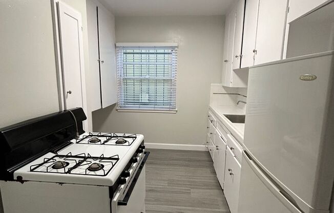 Studio, 1 bath, $1,465, Unit 03