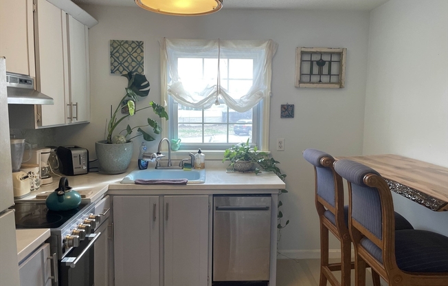 32 COLONY RD
