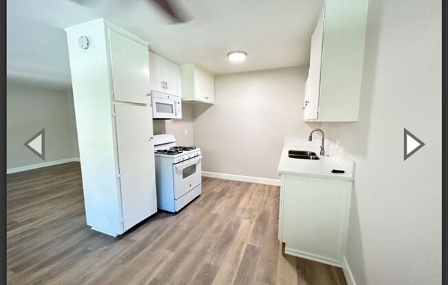 2 beds, 1 bath, 650 sqft, $2,290, Unit 12