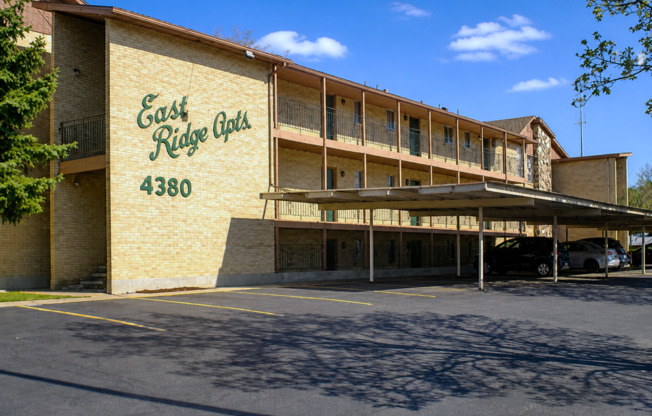 2 beds, 1 bath, 864 sqft, $1,195, Unit Unit 10