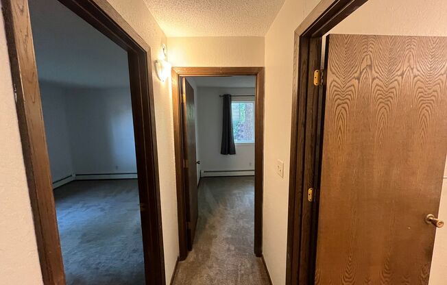 2 beds, 1 bath, 800 sqft, $899, Unit Unit 1