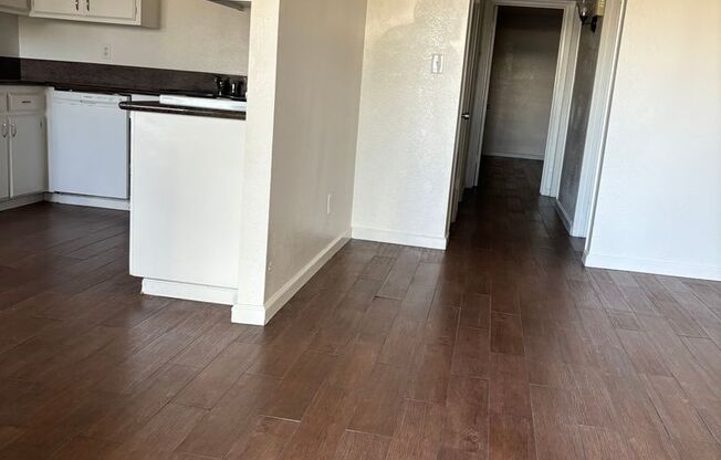 2 beds, 1 bath, $1,500, Unit 3913 Manor Street A