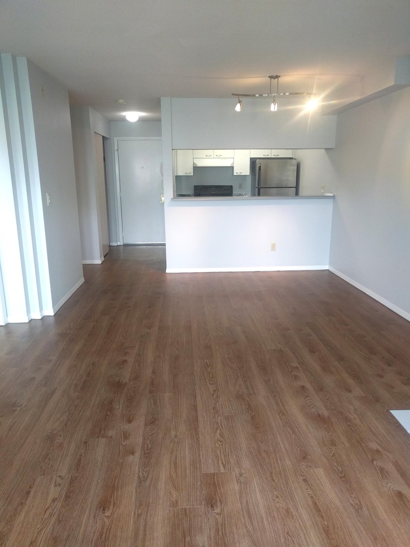 Beautiful 1BDR in the Heart of Upper Queen Anne w/ Huge Private Patio!!!