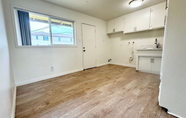 2 beds, 1 bath, $2,400, Unit 743-4