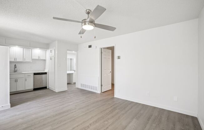 1 bed, 1 bath, 550 sqft, $1,637, Unit 39