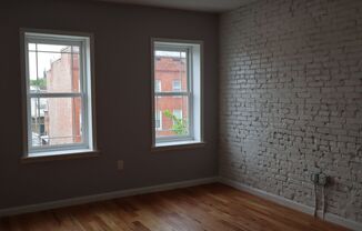 Studio, 1 bath, 420 sqft, $950, Unit Unit #5