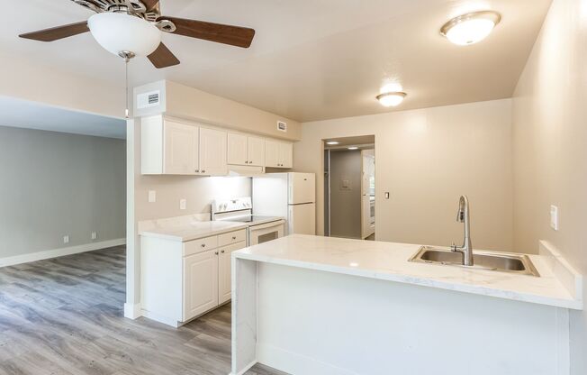 1400 Creekside Apartments CDM