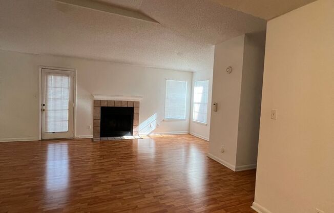 2 BEDROOM 2 BATHROOM CONDO FOR RENT / REGENCY GARDENS