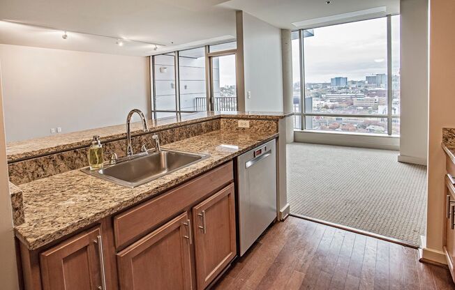 2 beds, 2 baths, $2,500, Unit River Tower Christina Landing Condominium