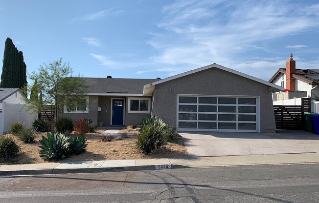 DEL CERRO SINGLE LEVEL DETACHED 3BR/2BA HOME WITH POOL/SPA AND VIEWS!!