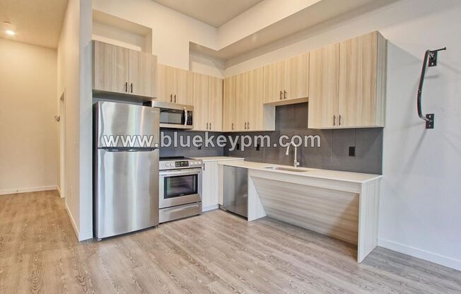 1 bed, 1 bath, 645 sqft, $1,495