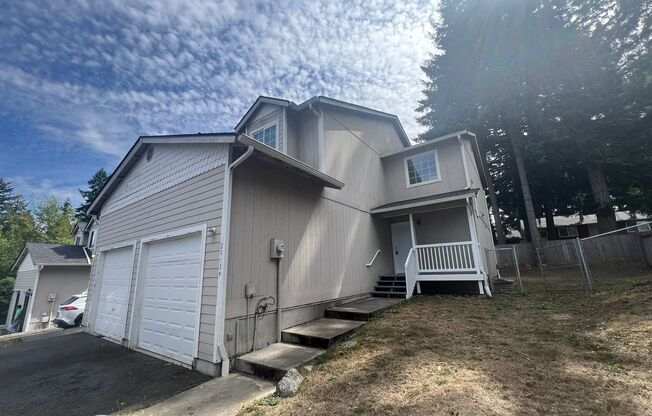 PENDING APPLICATION; Pet Friendly Westside Duplex