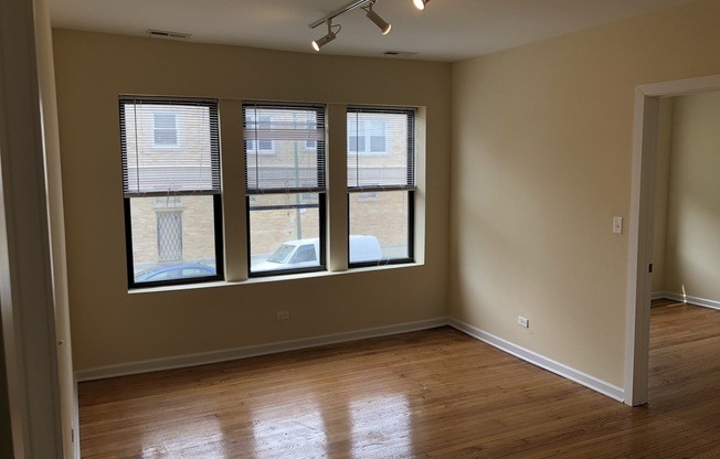 2 beds, 1 bath, $1,800, Unit 4751 #1W