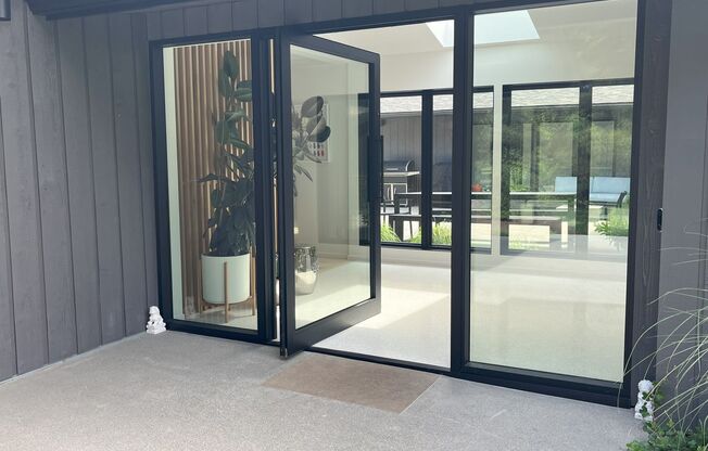 Sleek, Stylish & Surrounded by Green – The Perfect Private Escape