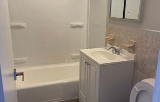 1 bed, 1 bath, 600 sqft, $1,200, Unit C06