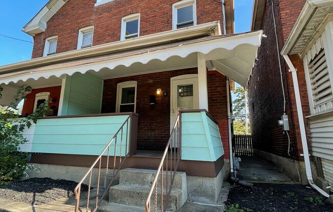 Beautifully updated 3 bed 1 bath with dishwasher and partially fenced in yard!