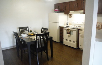 2 beds, 1 bath, 800 sqft, $790, Unit 3460E