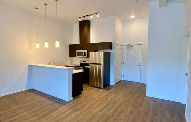 2 beds, 2 baths, 900 sqft, $2,895, Unit 2500-A