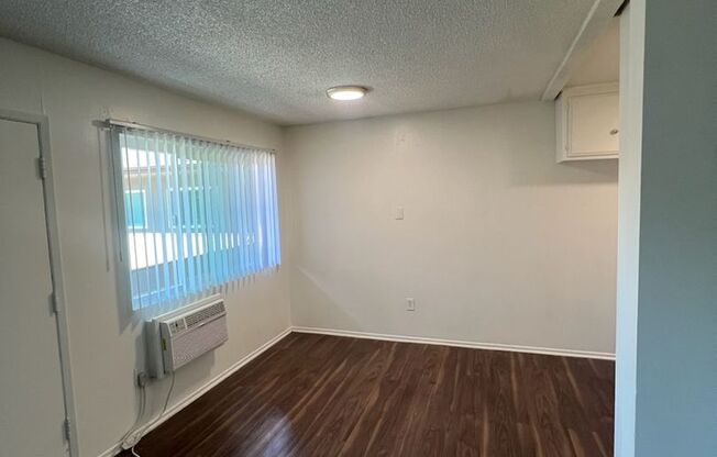 2 beds, 1.5 baths, 705 sqft, $2,095, Unit 22