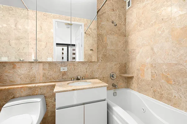 Studio, 1 bath, $4,250, Unit 21C