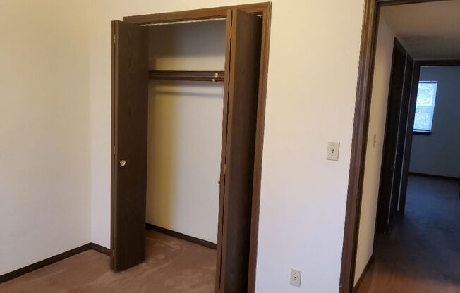 2 beds, 1 bath, 832 sqft, $650, Unit D