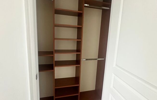 1 bed, 1 bath, $2,400, Unit # 518