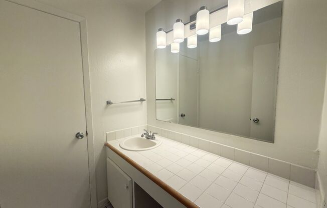 1 bed, 1 bath, 650 sqft, $1,200, Unit PEN-106