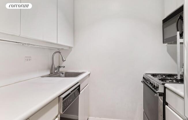 1 bed, 1 bath, 745 sqft, $4,500, Unit 20D